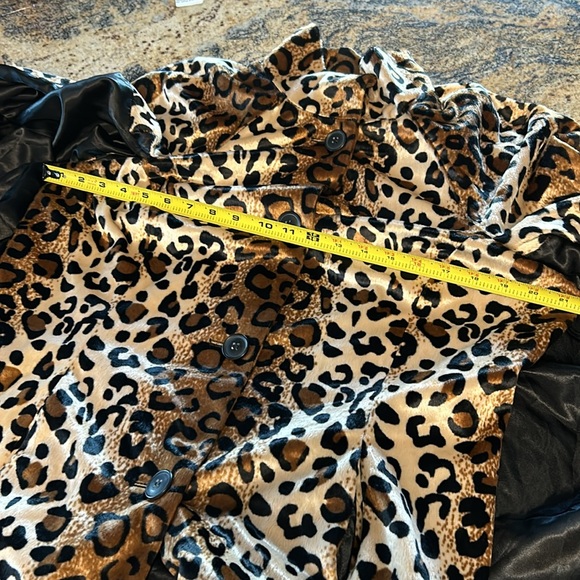 Dennis Basso leopard faux fur cape jacket - Picture 13 of 14